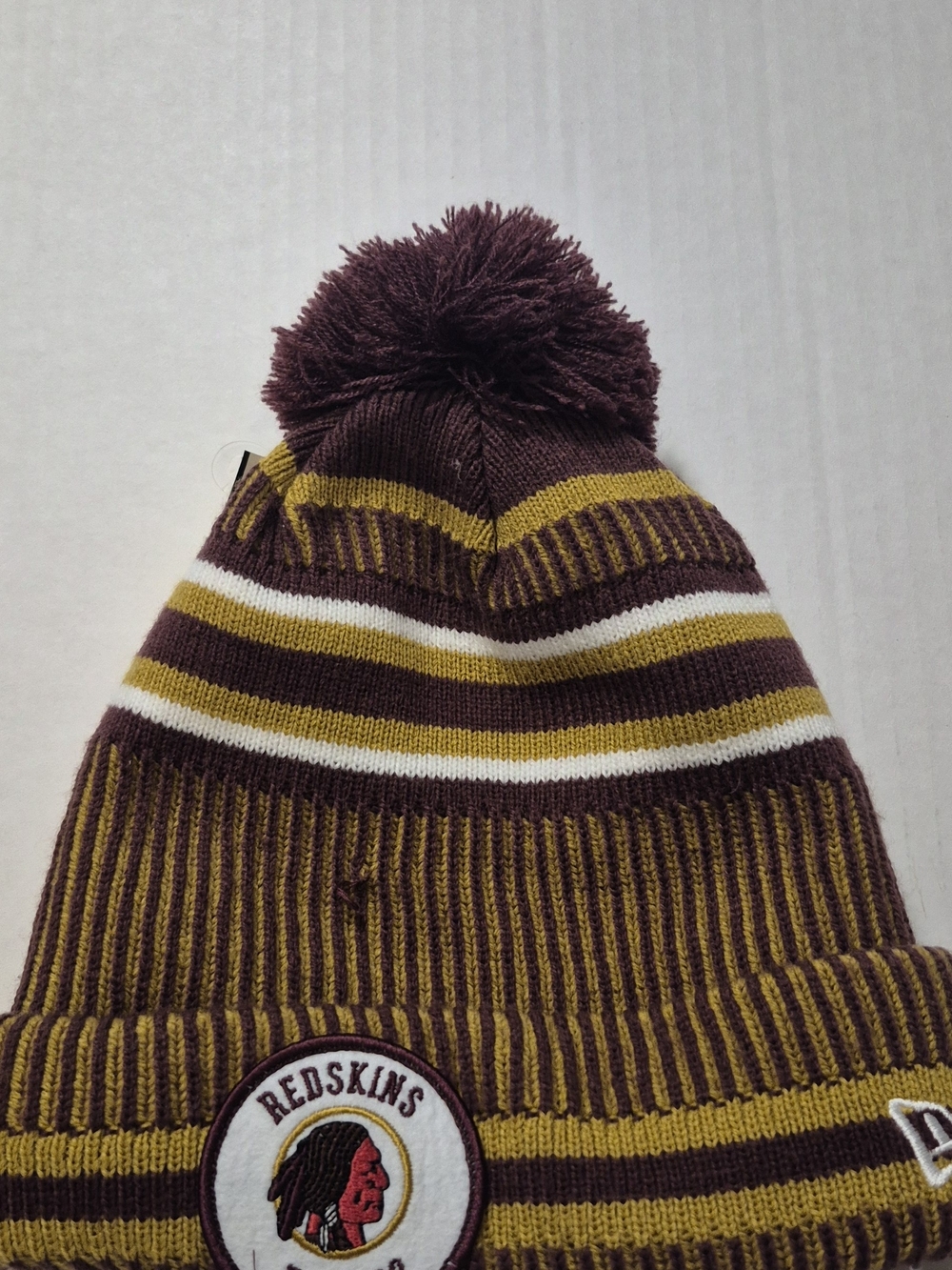 Washington Redskins original Logo Adult Pom Pom Beanie - Burgundy, Gold